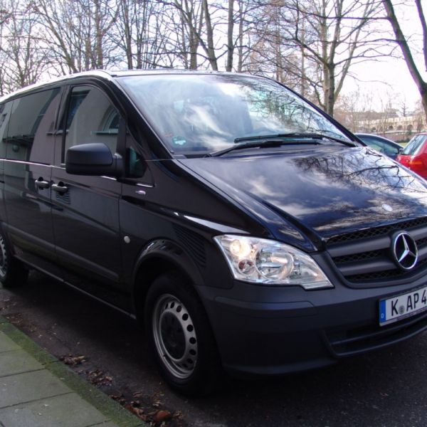 Minivan Mercedes Vito Vorderansicht