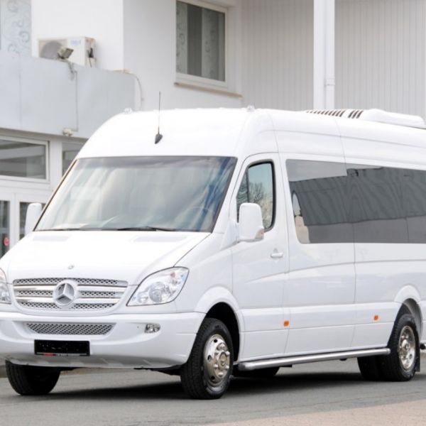 Mercedes Sprinter 519 Lux Vorderansicht